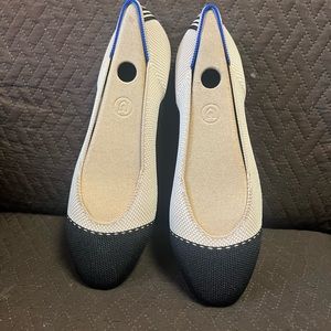 Classic comfortable square-toed flat shoes .